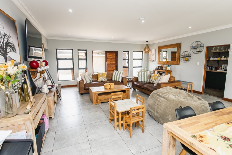 5 Bedroom Property for Sale in Somerton Estate Free State